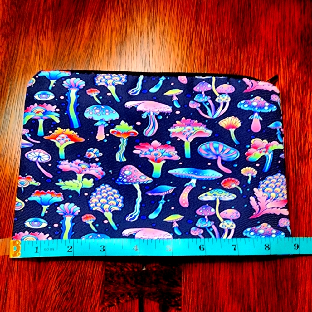 EarthBound Psychedelic Mushroom Makeup / Cosmetic Travel Bag Zip Closure NWOT